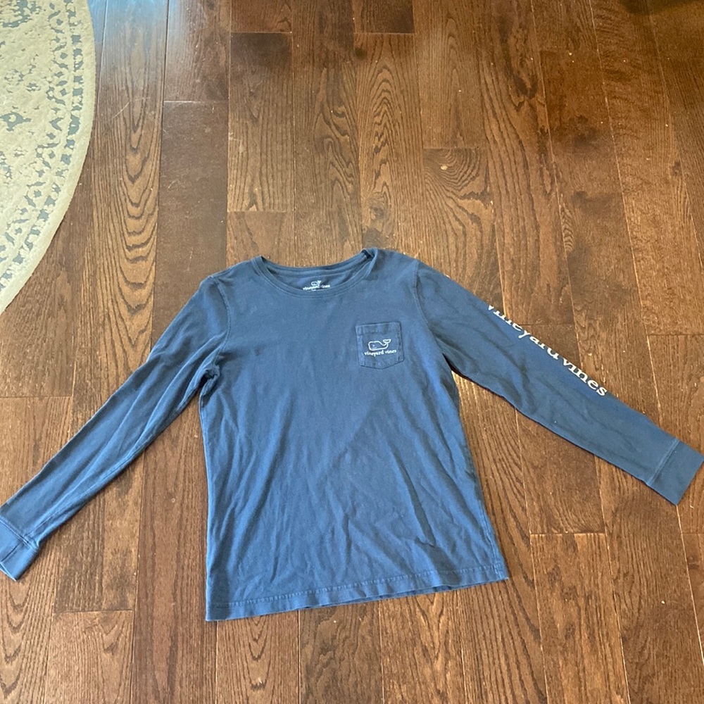 Vineyard Vines navy long sleeve shirt. Size small